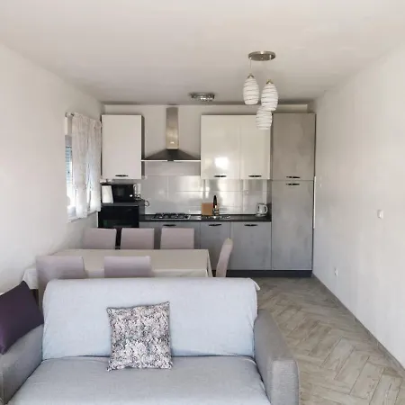 Optimum Апартаменти *